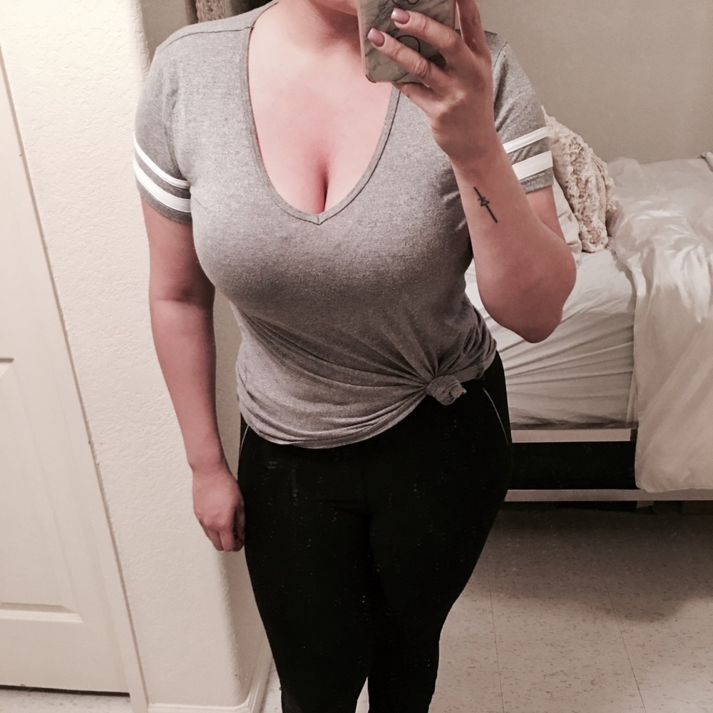 👚V-NECK T-SHiRT👚